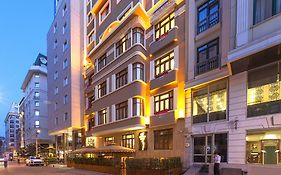 Ferman Hilal İstanbul Taksim
